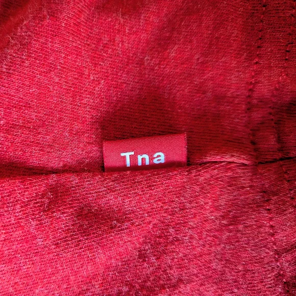 Aritzia Tna Cropped Boxy Tee – Red, Size M #158 - Picture 3 of 6